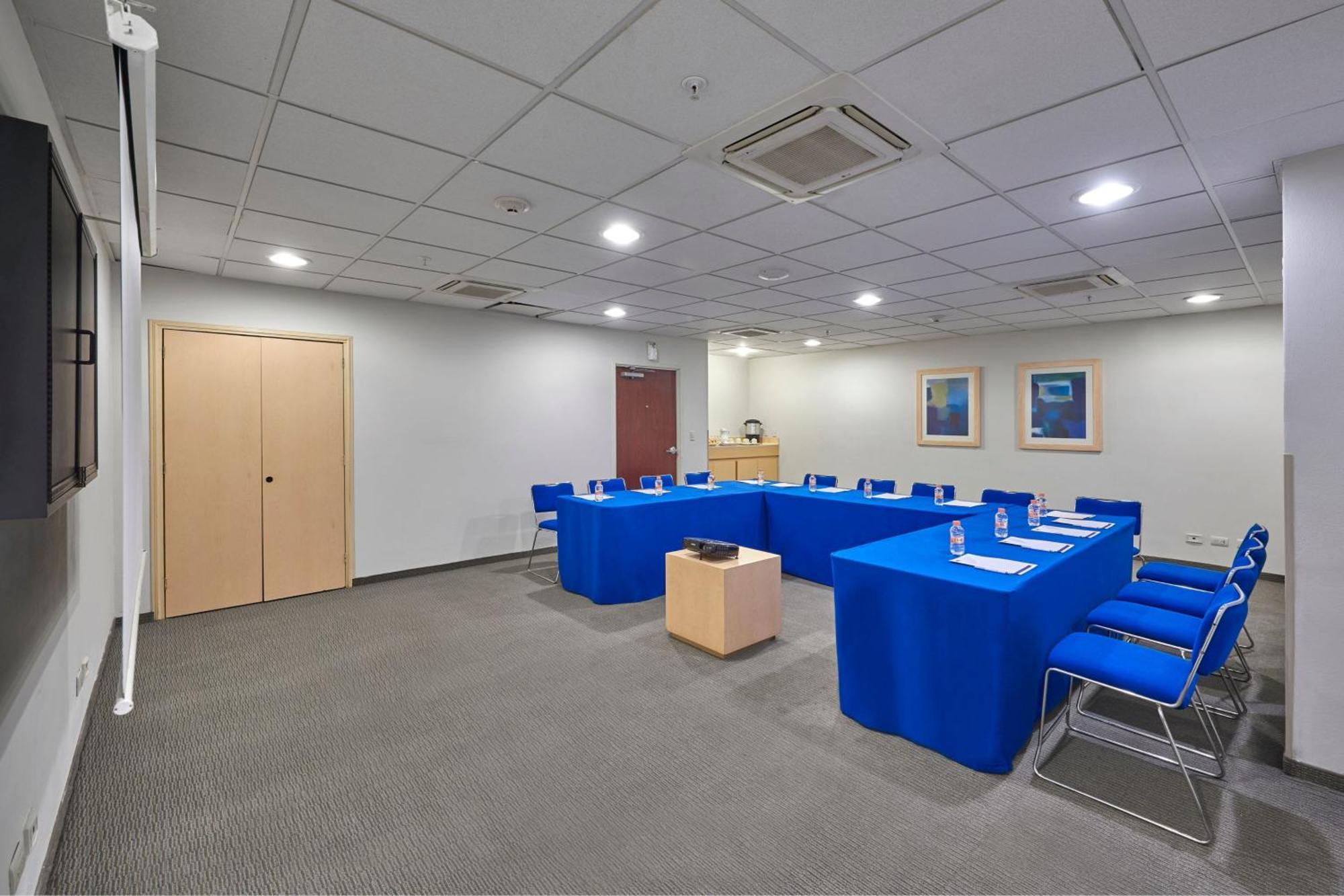 Express Hotel 4*
